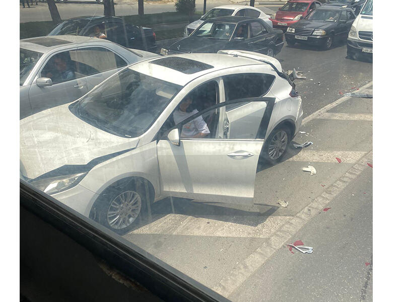 Bakıda sərnişin avtobusu zəncirvari qəza törətdi - VİDEO - FOTO