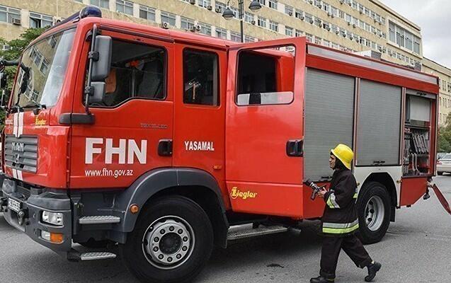 Bakıda çoxmərtəbəli binada yanğın olub, ölən var