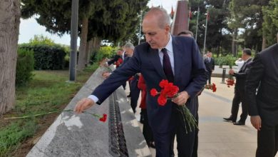 Numan Kurtulmuş Şəhidlər xiyabanını və Türk Şəhidliyi abidəsini ziyarət edib