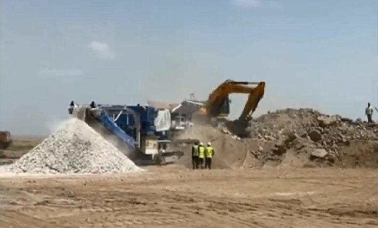 Qarabağda tullantı materialları təkrar istehsalata qaytarılaraq yol yataqlarının tikintisində istifadə olunur - VİDEO