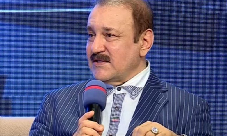 "Üstümə silah çəkib, pul istədi"