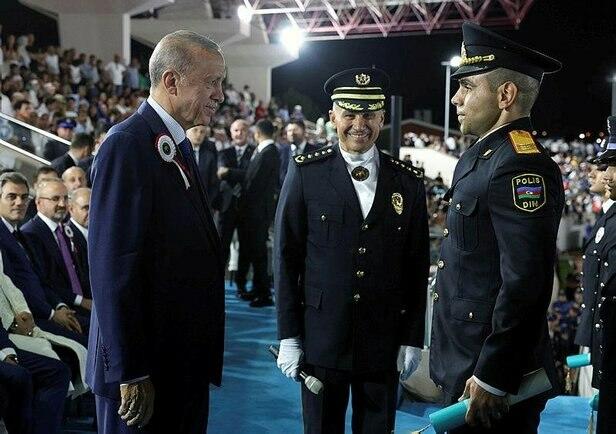 Ərdoğanla azərbaycanlı polis arasında maraqlı dialoq - VİDEO