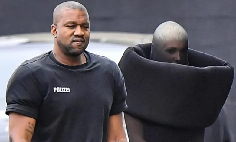 Kanye Uestin xanımı bu dəfə başına corab keçirib gəzdi