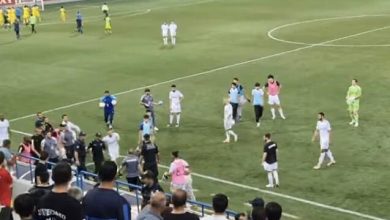 Polis futbol zamanı meydana girən azarkeşi vurub?