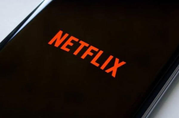 Türkiyəli aktyor "Netflix"i məhkəməyə verdi