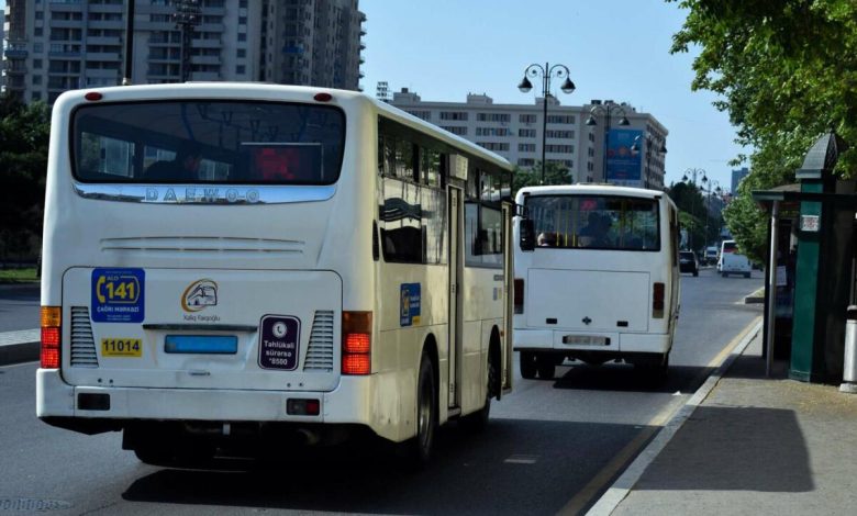 Bakıda sərnişin avtobusu qəzaya uğradı