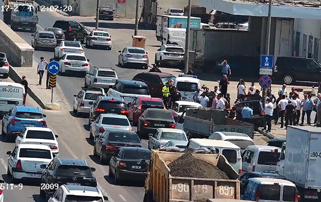 Dərnəgül yolunda QƏZA: hər iki tərəfə tıxac yarandı - FOTO