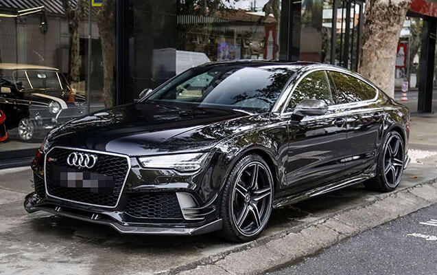 Bakıda tələbə “Audi” ilə qəza törətdi