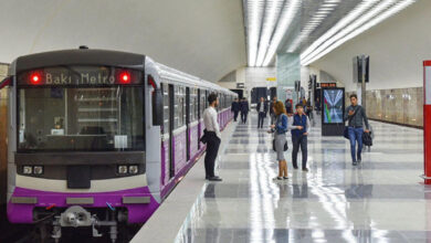 İşdən çıxarılan kanal rəhbəri metroda