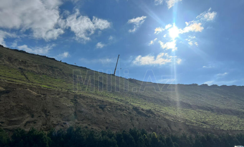 Uçqun olan yolda bərkitmə işləri başladı