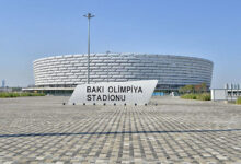 Maşını qaçırıb stadiona daxil olmaq istədi