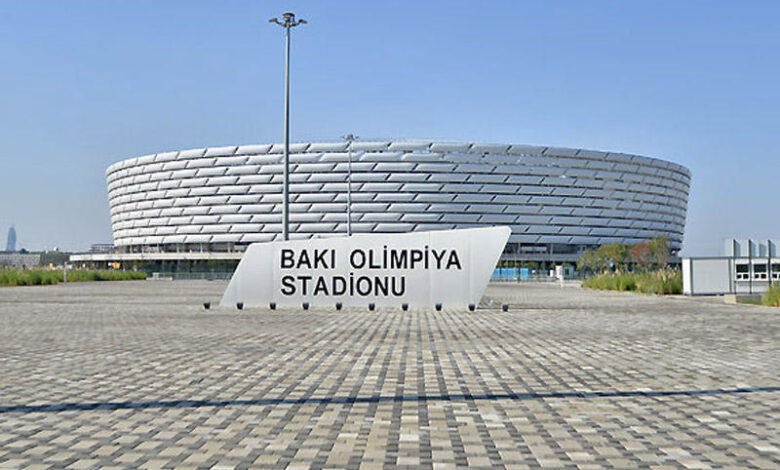 Maşını qaçırıb stadiona daxil olmaq istədi